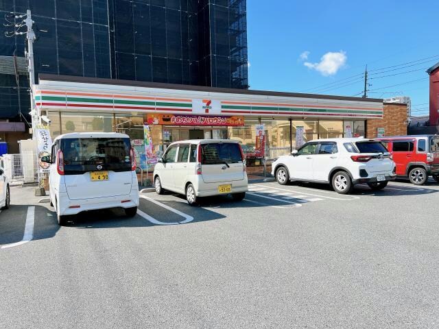 セブンイレブン宇部東新川店(コンビニ)まで636m クリスタルグレース