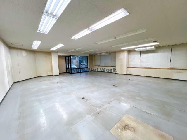  クリスタル松山町