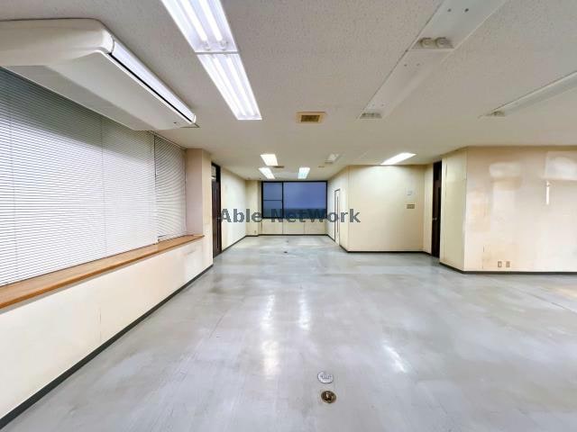  クリスタル松山町