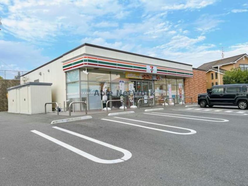 セブンイレブン宇部東梶返3丁目店(コンビニ)まで340m レセオ宇部Ⅱ