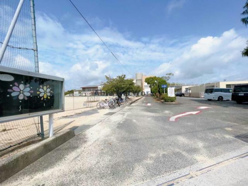 宇部市立東岐波小学校(小学校)まで2023m※校区は市役所にご確認ください グランドコーポ中の尾　Ⅰ