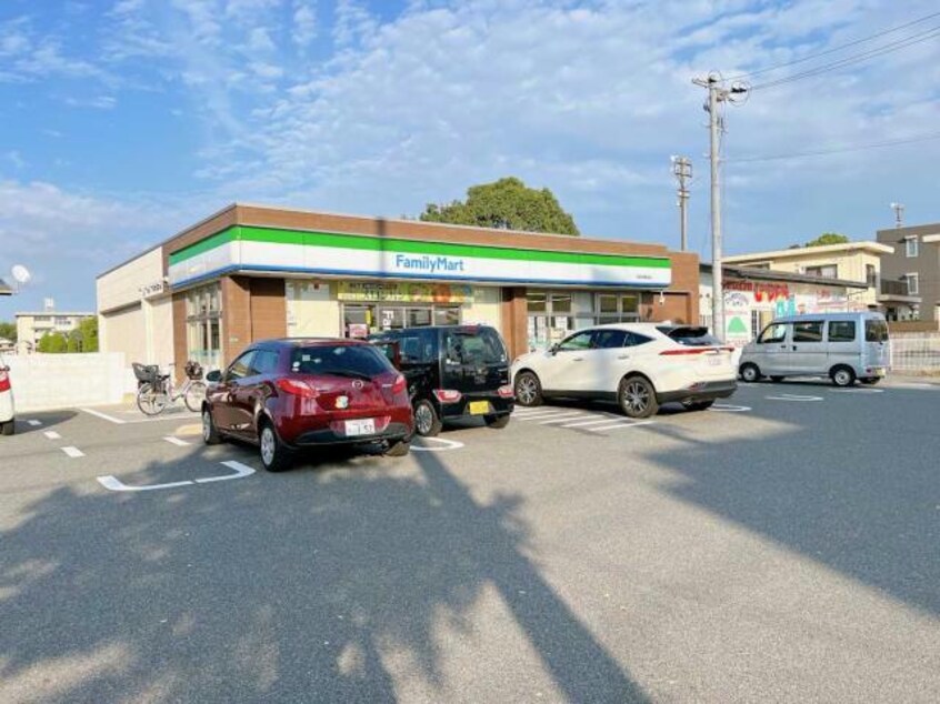 ファミリーマート宇部東梶返店(コンビニ)まで593m アリエッタ神原