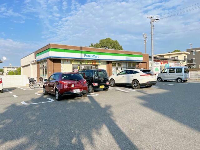 ファミリーマート宇部東梶返店(コンビニ)まで797m モン・プリエール　ＡB