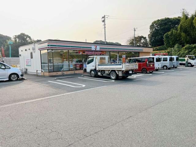 セブンイレブン宇部川上店(コンビニ)まで534m シャーメゾン山王田D