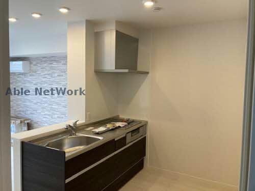  シャーメゾン　コーナス