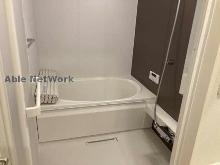  シャーメゾン　コーナス