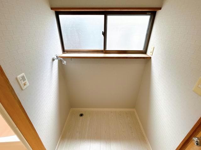 明神町1丁目貸家