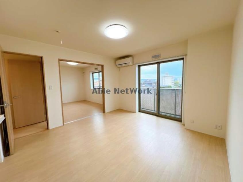  エルメゾンロイヤル