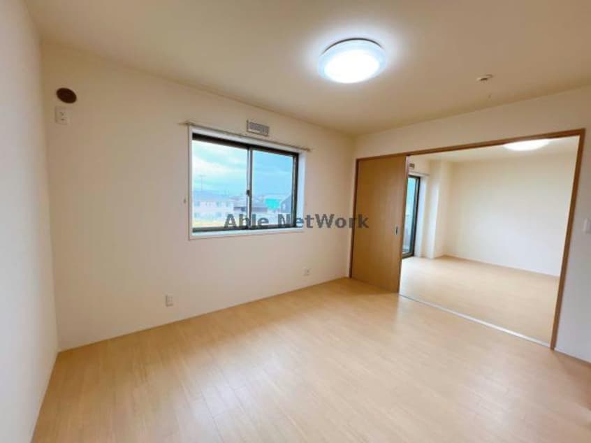  エルメゾンロイヤル