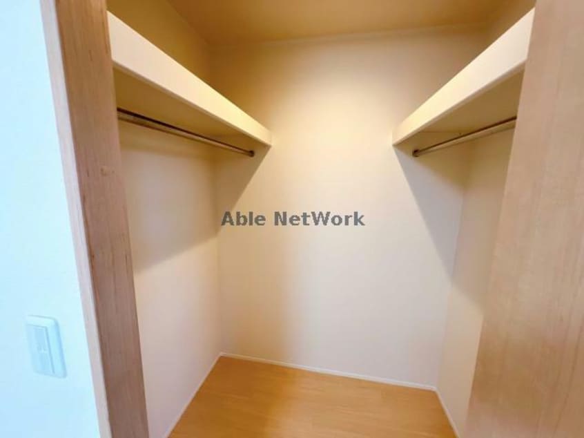  エルメゾンロイヤル