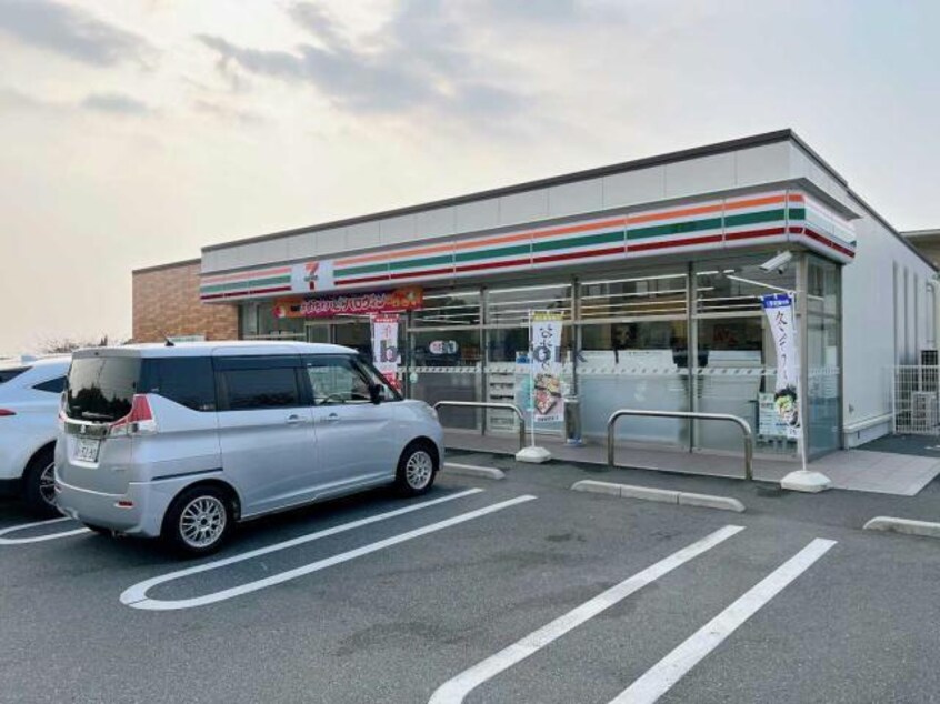 セブンイレブン宇部ひらき店(コンビニ)まで681m ベルコート泉