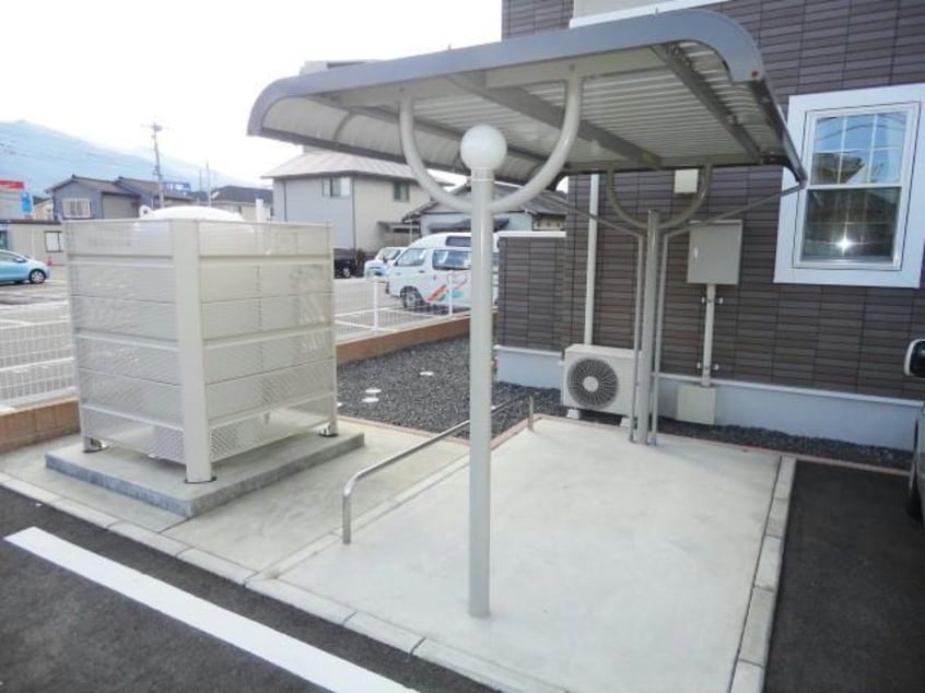  大分バス（大分市）/稙田農協前 徒歩1分 1階 築13年