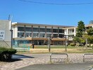 越前市国高小学校(小学校)まで1242m ヴィラ・イーストライト