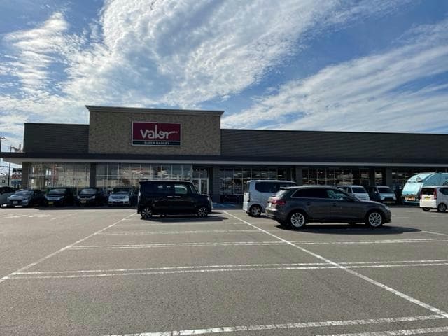 バロー国高店(スーパー)まで1021m セーナ・ドルチェ　Ａ棟