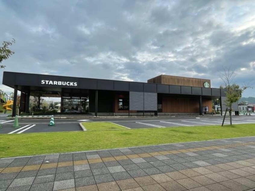 スターバックスコーヒー武生中央公園店(その他飲食（ファミレスなど）)まで1611m サンリットガーデン