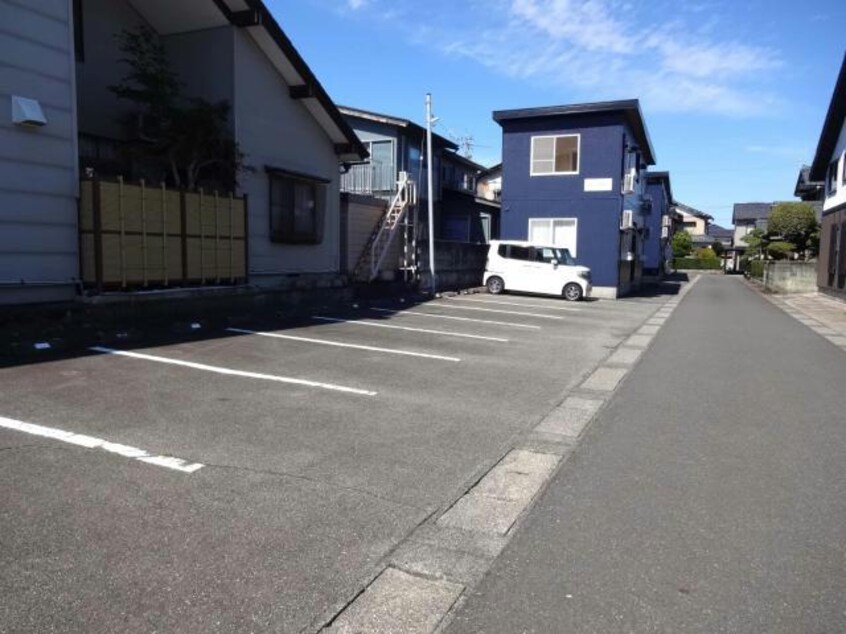 駐車場 ビレッジ国高　Ｂ棟