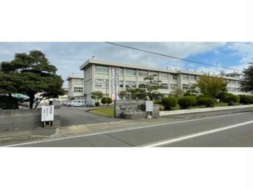 福井県立武生商工高校商業キャンパス(高等学校/高等専門学校)まで1223m ドミール家久　Ｂ