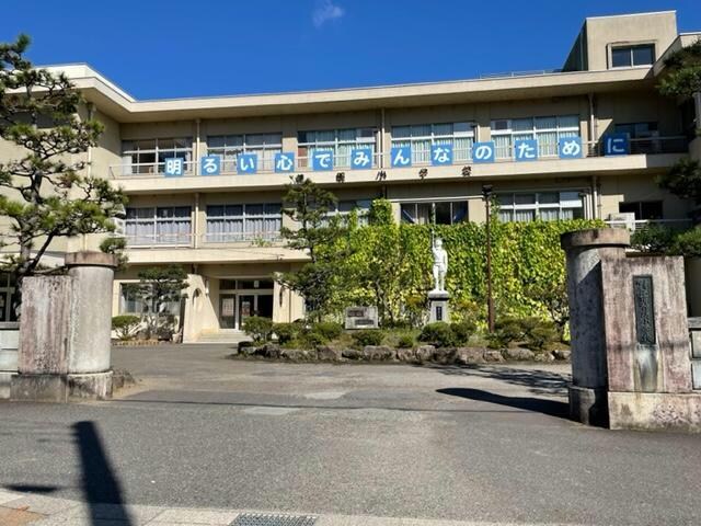 鯖江市立神明小学校(小学校)まで1340m アイリス　Ⅱ