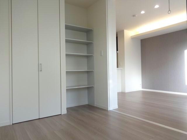 洋室4.8帖 シャーメゾン令