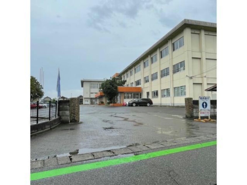 越前市武生第二中学校(中学校/中等教育学校)まで941m ラ　ベレッツァ1