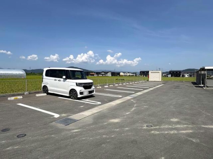 駐車場　並列区画 グランブルーⅡ A