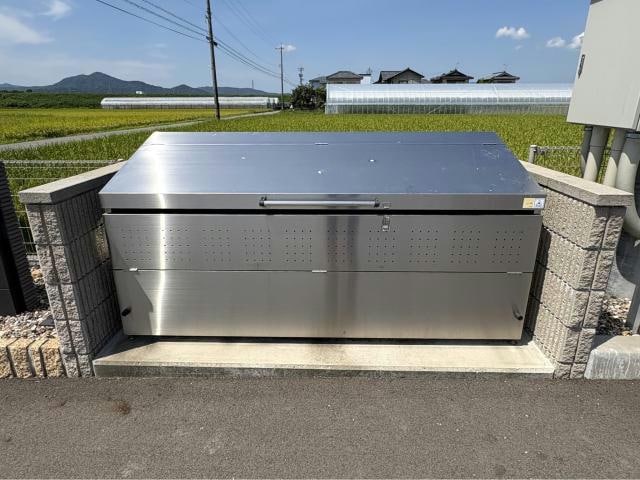 敷地内ゴミ置き場 グランブルーⅡ A
