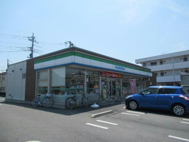 ファミリーマート本庄日の出二丁目店(コンビニ)まで528m オリンピア東台