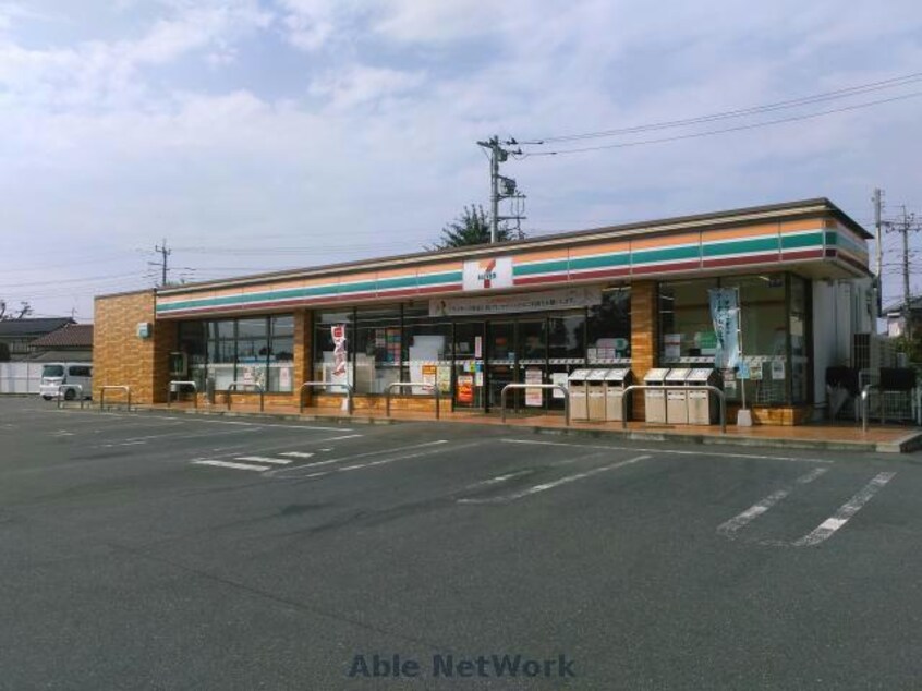 セブンイレブン本庄南小学校前店(コンビニ)まで606m リーヴ　ゴーシュⅠ