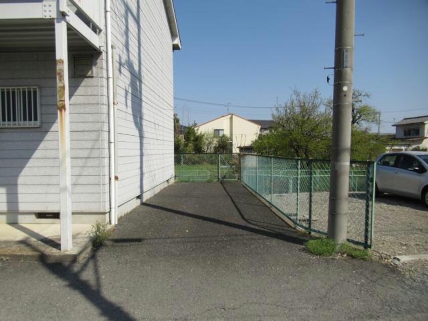 建物脇駐車場（1台） キムラヤハイツ