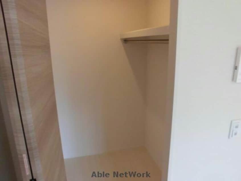 ウォークインクローゼット メルベーユE