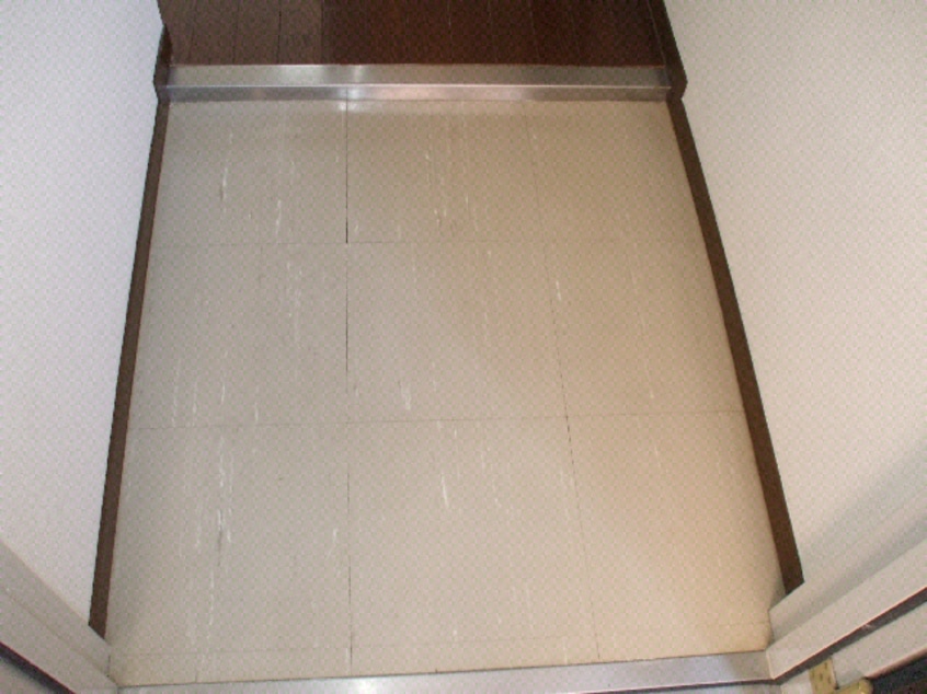 玄関 奥羽本線・山形線/新庄駅 徒歩3分 2階 築31年