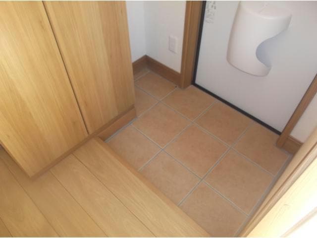 玄関 奥羽本線・山形線/新庄駅 徒歩21分 1階 築6年