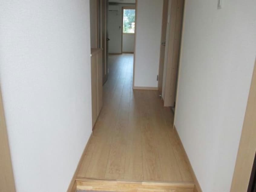 玄関 奥羽本線・山形線/新庄駅 徒歩47分 1階 築6年