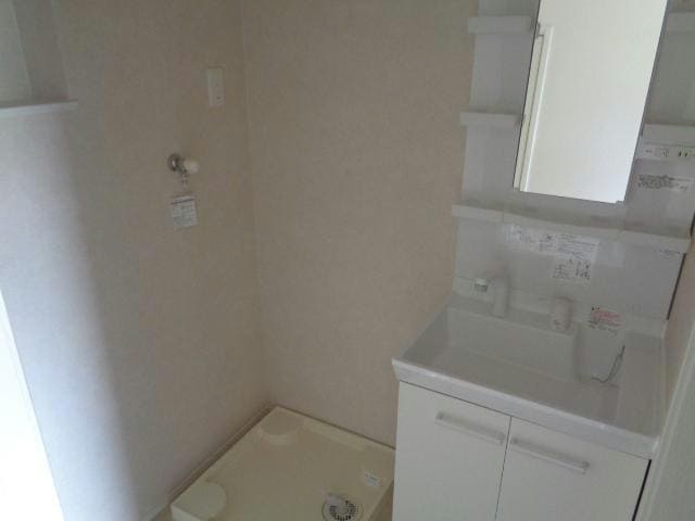 洗面台・洗濯機置き場 山形新幹線/新庄駅 徒歩24分 1階 築3年