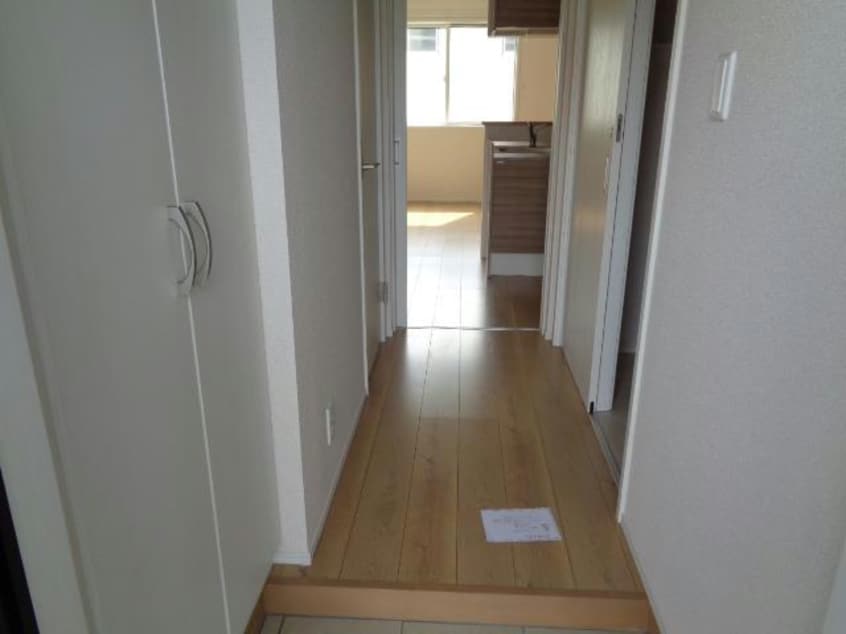 玄関 山形新幹線/新庄駅 徒歩24分 1階 築3年