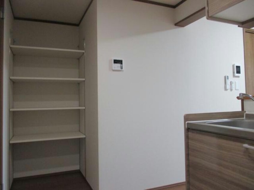 キッチン横収納スペース 奥羽本線・山形線/新庄駅 徒歩40分 1階 1年未満