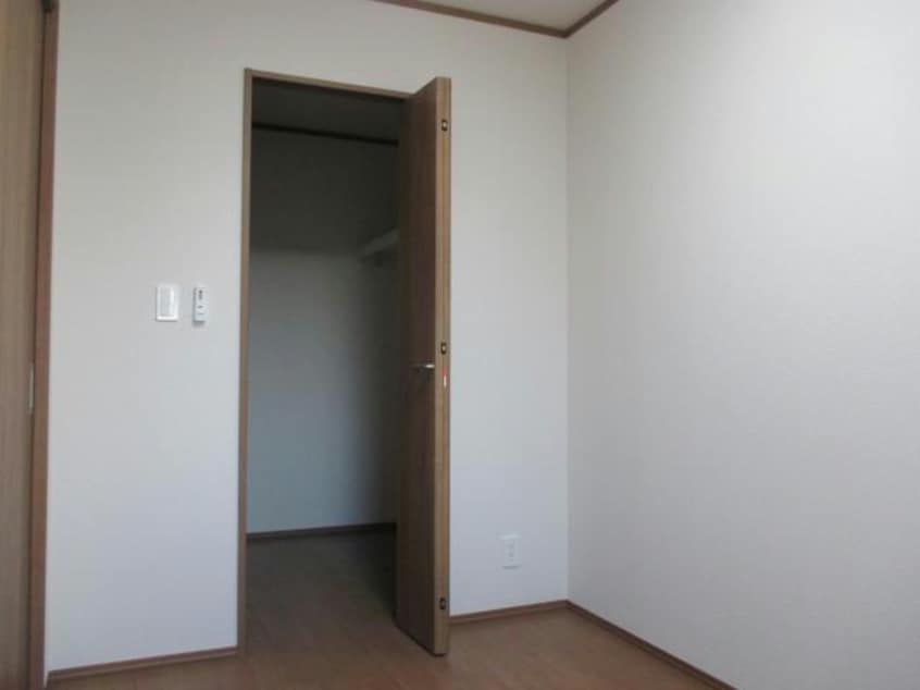 洋室3.8帖 奥羽本線・山形線/新庄駅 徒歩40分 1階 1年未満