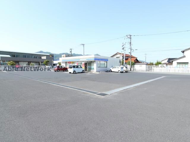 ローソン出雲渡橋店(コンビニ)まで325m サンハイツ石田