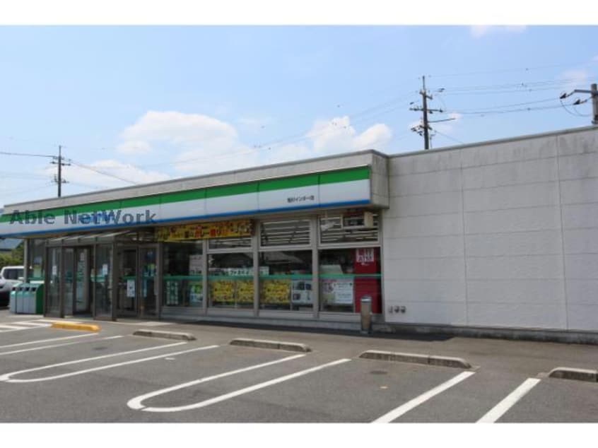 ファミリーマート斐川インター店(コンビニ)まで579m メゾンワイツＡ・Ｂ棟