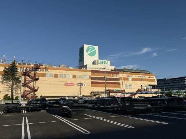 ラピタ本店(スーパー)まで749m エレット　A棟