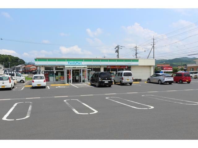 ファミリーマートJAいずも塩冶東店(コンビニ)まで563m ブルーム　ローズ　Ｂ棟