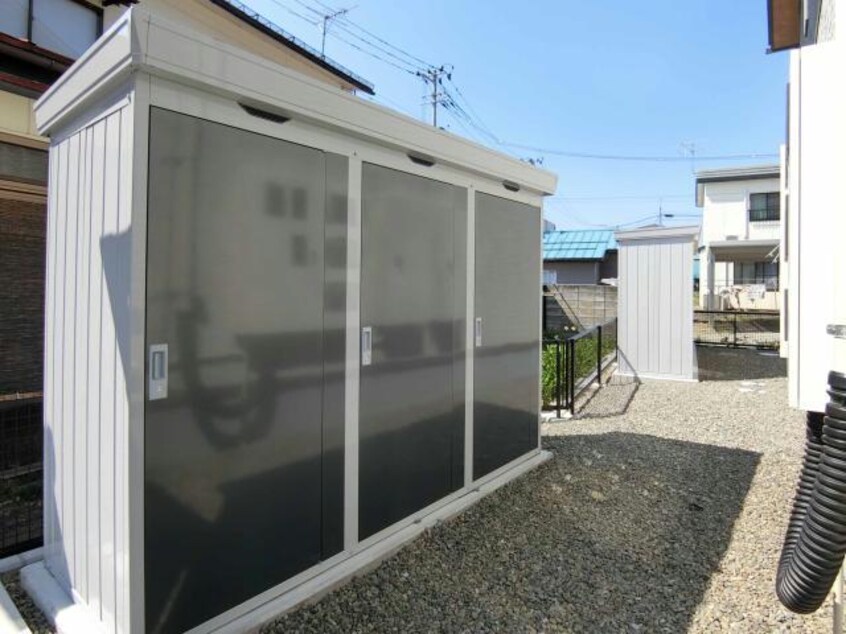  シャーメゾン行仁