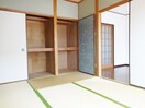  K.HOUSE