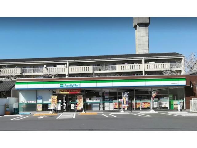 ファミリーマート宇和島夏目店(コンビニ)まで682m 本川内堀田借家