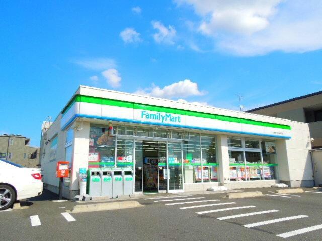 ファミリーマート市原五井更級通り店(コンビニ)まで993m※ファミリーマート市原五井更級通り店 内房線/五井駅 徒歩18分 1階 築16年