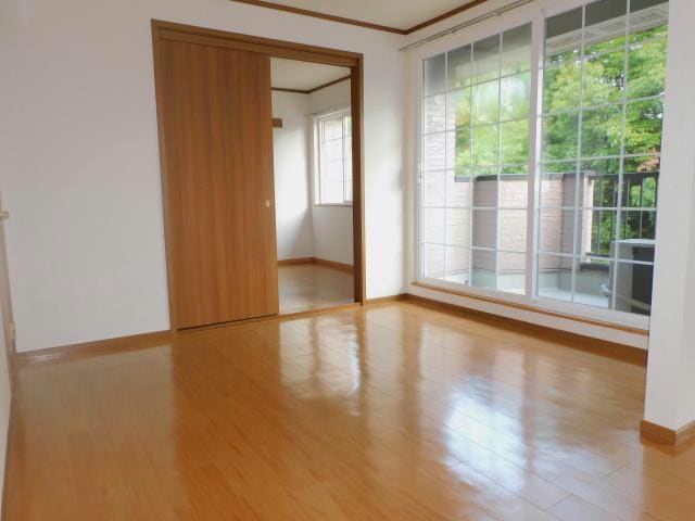 リビング グランビアＡ