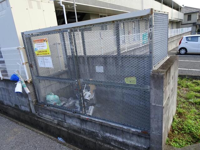 敷地内ゴミ置場 内房線/五井駅 バス15分国分寺台南郵便局下車:停歩3分 2階 築27年