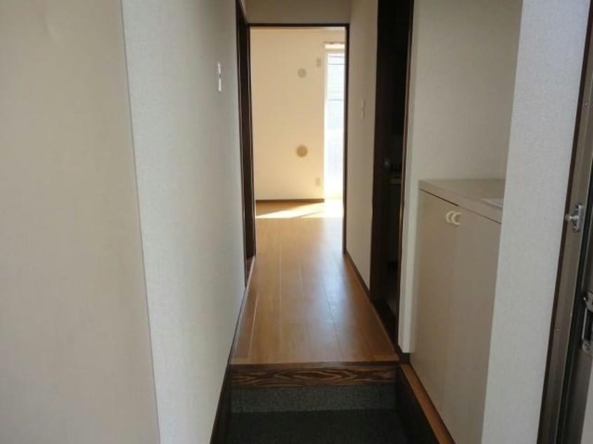 玄関 内房線/五井駅 バス12分アピタ前下車:停歩6分 2階 築30年