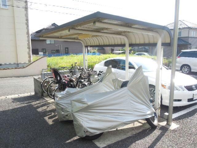 駐輪場 京成千葉線・千原線/ちはら台駅 バス10分ちはら台東4丁目下車:停歩4分 1階 築23年