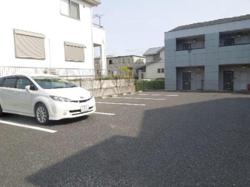 駐車場 京成千葉線・千原線/ちはら台駅 バス10分ちはら台東4丁目下車:停歩3分 1階 築20年